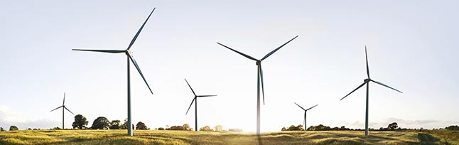 Uusiutuvista energiamuodoista tuulivoiman tuotantoon
tarvitaan yksinkertaisesti tuulivoimala sekä riittävä tuulennopeus pyörittämään
voimalan tubriinia.